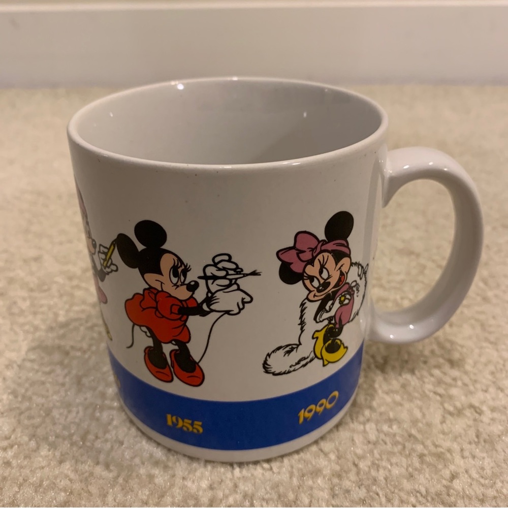 Disney Minnie Mouse Thru The Years Ceramic Coffee Tea Mug Cup Drinkware Applause